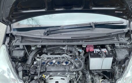 Toyota Ractis II, 2011 год, 915 000 рублей, 10 фотография