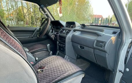 Mitsubishi Pajero III рестайлинг, 1999 год, 550 000 рублей, 24 фотография