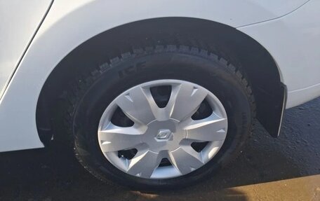 Renault Logan II, 2017 год, 600 000 рублей, 4 фотография