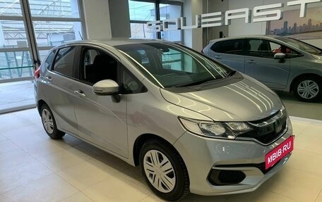 Honda Fit III, 2018 год, 1 200 000 рублей, 3 фотография