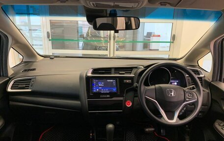 Honda Fit III, 2018 год, 1 200 000 рублей, 11 фотография
