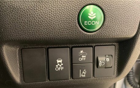 Honda Fit III, 2018 год, 1 200 000 рублей, 17 фотография