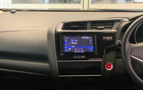 Honda Fit III, 2018 год, 1 200 000 рублей, 12 фотография