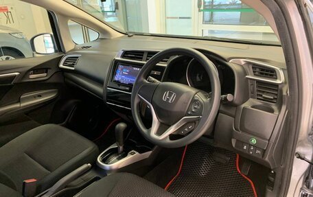 Honda Fit III, 2018 год, 1 200 000 рублей, 13 фотография