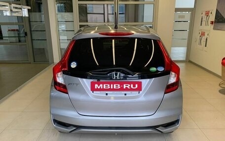 Honda Fit III, 2018 год, 1 200 000 рублей, 5 фотография