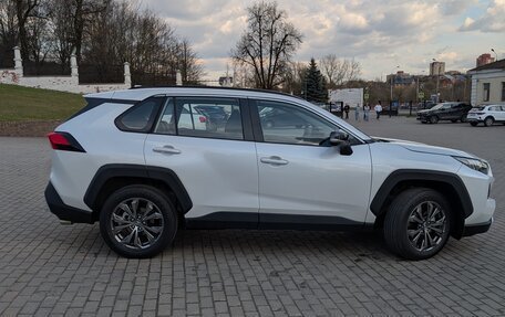 Toyota RAV4, 2024 год, 4 300 000 рублей, 7 фотография
