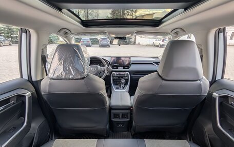 Toyota RAV4, 2024 год, 4 300 000 рублей, 13 фотография