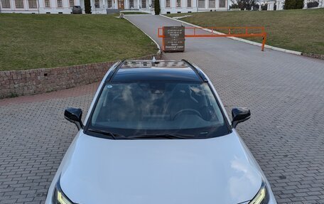 Toyota RAV4, 2024 год, 4 300 000 рублей, 10 фотография