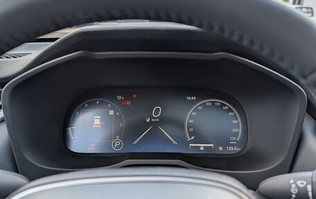 Toyota RAV4, 2024 год, 4 300 000 рублей, 16 фотография