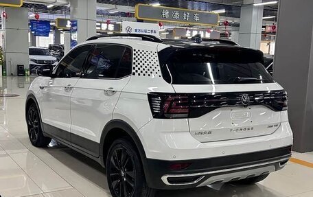 Volkswagen T-Cross I, 2022 год, 1 300 778 рублей, 6 фотография