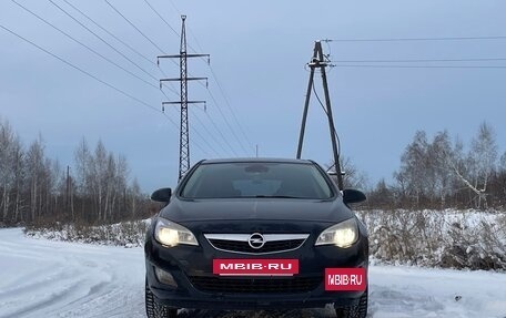 Opel Astra J, 2010 год, 560 000 рублей, 2 фотография