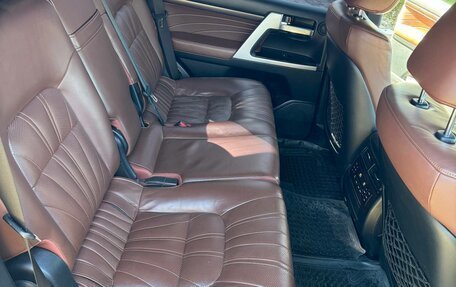 Toyota Land Cruiser 200, 2018 год, 7 999 999 рублей, 5 фотография