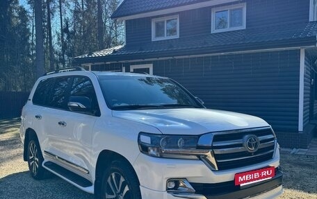 Toyota Land Cruiser 200, 2018 год, 7 999 999 рублей, 2 фотография