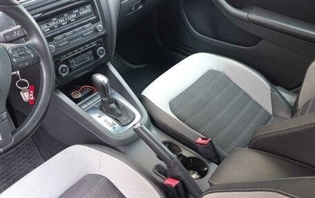 Volkswagen Jetta VI, 2011 год, 1 250 000 рублей, 3 фотография