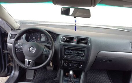 Volkswagen Jetta VI, 2011 год, 1 250 000 рублей, 18 фотография