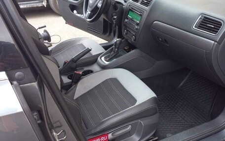 Volkswagen Jetta VI, 2011 год, 1 250 000 рублей, 11 фотография