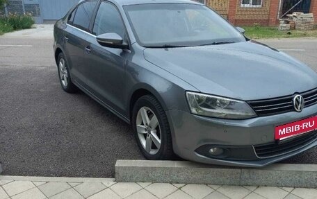 Volkswagen Jetta VI, 2011 год, 1 250 000 рублей, 17 фотография