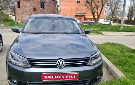 Volkswagen Jetta VI, 2011 год, 1 250 000 рублей, 31 фотография