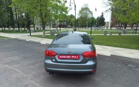 Volkswagen Jetta VI, 2011 год, 1 250 000 рублей, 24 фотография