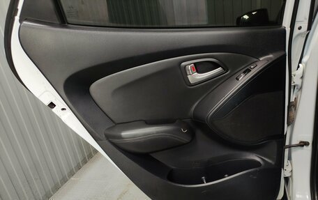 Hyundai ix35 I рестайлинг, 2010 год, 940 000 рублей, 14 фотография