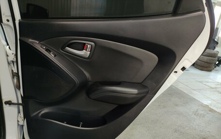 Hyundai ix35 I рестайлинг, 2010 год, 940 000 рублей, 16 фотография