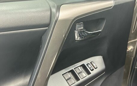 Toyota RAV4, 2017 год, 2 399 000 рублей, 6 фотография