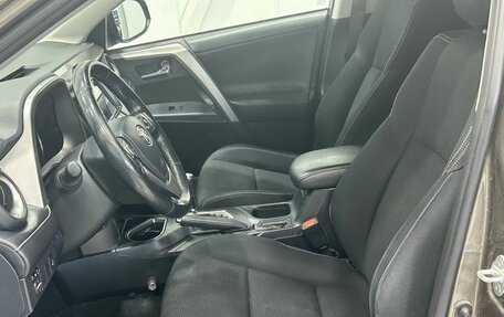 Toyota RAV4, 2017 год, 2 399 000 рублей, 5 фотография