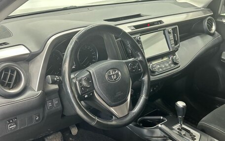Toyota RAV4, 2017 год, 2 399 000 рублей, 7 фотография