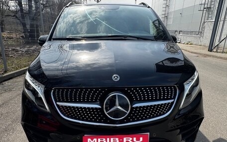 Mercedes-Benz V-Класс, 2022 год, 7 990 000 рублей, 1 фотография