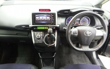 Toyota Wish II, 2012 год, 1 370 000 рублей, 7 фотография