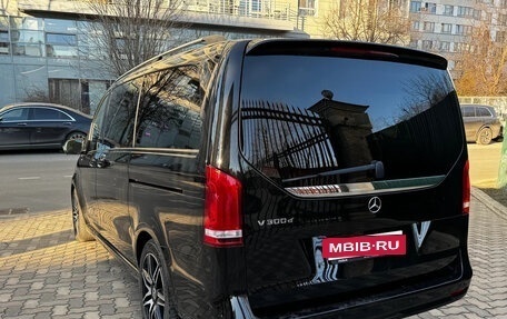 Mercedes-Benz V-Класс, 2022 год, 7 990 000 рублей, 5 фотография