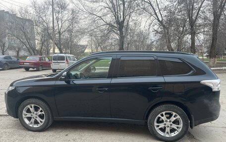 Mitsubishi Outlander III рестайлинг 3, 2013 год, 1 380 000 рублей, 5 фотография