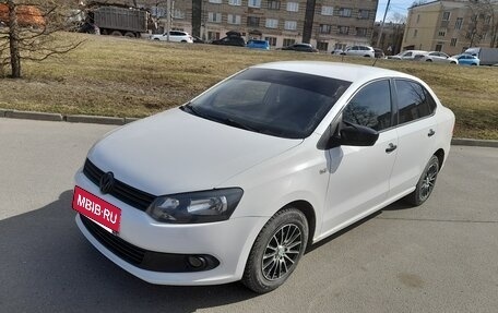 Volkswagen Polo VI (EU Market), 2013 год, 750 000 рублей, 2 фотография