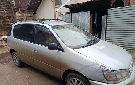 Toyota Ipsum II, 1997 год, 440 000 рублей, 4 фотография