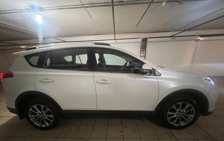 Toyota RAV4, 2018 год, 2 850 000 рублей, 4 фотография