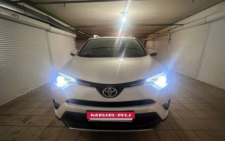 Toyota RAV4, 2018 год, 2 850 000 рублей, 5 фотография