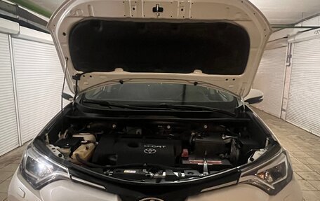 Toyota RAV4, 2018 год, 2 850 000 рублей, 22 фотография