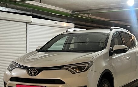 Toyota RAV4, 2018 год, 2 850 000 рублей, 31 фотография