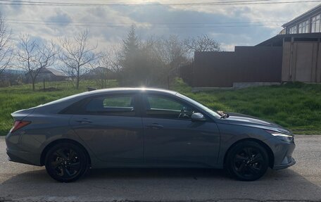 Hyundai Elantra, 2022 год, 2 100 000 рублей, 3 фотография