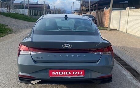 Hyundai Elantra, 2022 год, 2 100 000 рублей, 4 фотография