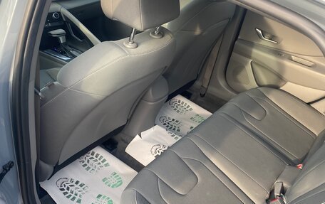 Hyundai Elantra, 2022 год, 2 100 000 рублей, 11 фотография