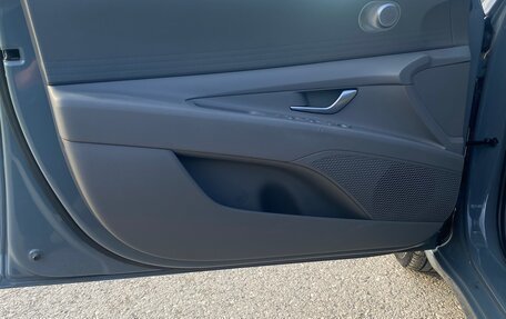 Hyundai Elantra, 2022 год, 2 100 000 рублей, 13 фотография