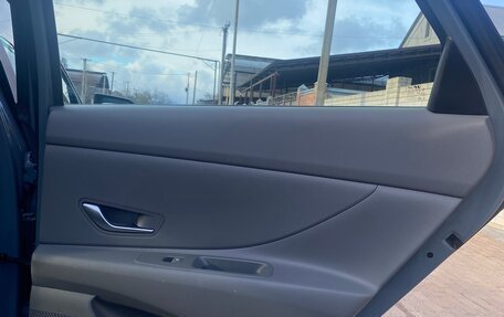 Hyundai Elantra, 2022 год, 2 100 000 рублей, 16 фотография