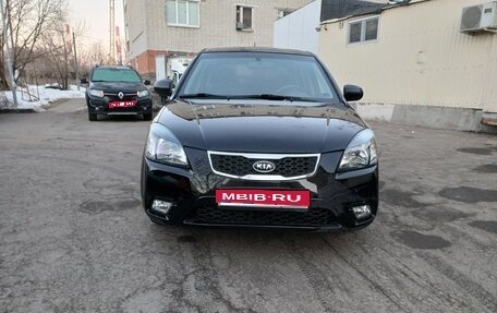 KIA Rio II, 2011 год, 650 000 рублей, 1 фотография