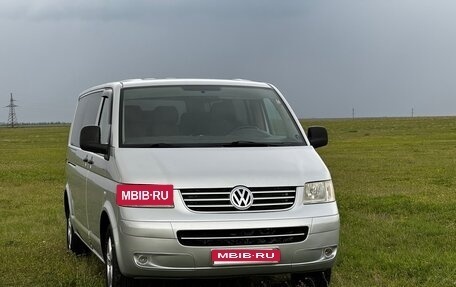 Volkswagen Caravelle T5, 2008 год, 1 499 999 рублей, 1 фотография