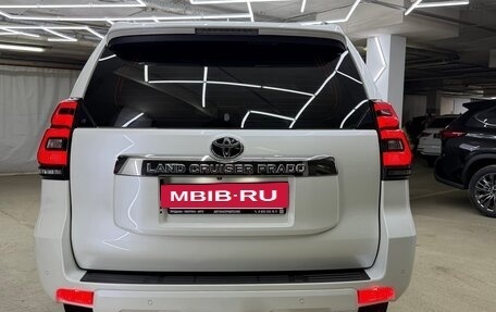 Toyota Land Cruiser Prado 150 рестайлинг 2, 2018 год, 6 100 000 рублей, 10 фотография