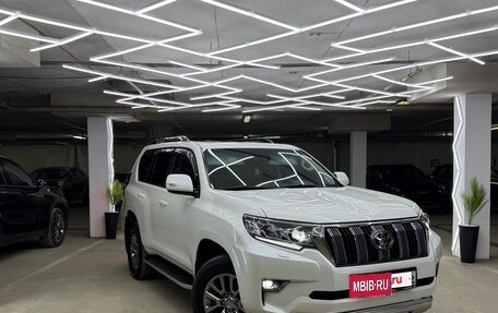 Toyota Land Cruiser Prado 150 рестайлинг 2, 2018 год, 6 100 000 рублей, 3 фотография