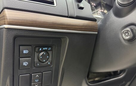 Toyota Land Cruiser Prado 150 рестайлинг 2, 2018 год, 6 100 000 рублей, 20 фотография