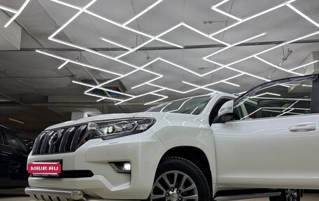 Toyota Land Cruiser Prado 150 рестайлинг 2, 2018 год, 6 100 000 рублей, 14 фотография