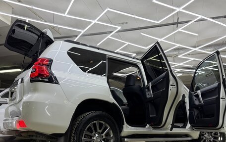 Toyota Land Cruiser Prado 150 рестайлинг 2, 2018 год, 6 100 000 рублей, 16 фотография